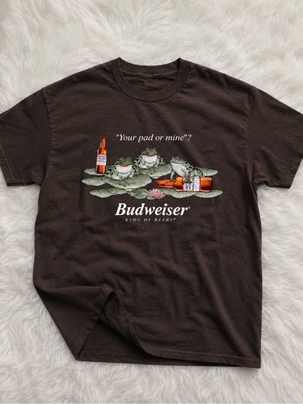 Gildan Brown Budweiserr Frog & Bottle Graphic Tee